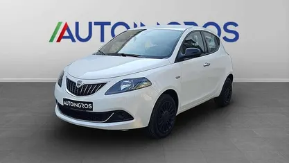 Bianco Usata 2022 Lancia Ypsilon Silver Due volumi | 10.190 € (Ottimo prezzo)