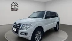 Bianco Usata 2016 Mitsubishi Pajero Intense SUV | 25.000 € (Buon prezzo)