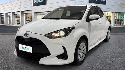 Usata Toyota Yaris Hybrid Active 116 CV (85 kW) 2025 Bianco Utilitaria