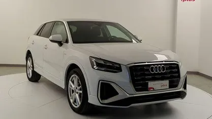 Bianco ghiaccio metallizzato Usata 2023 Audi Q2 Ambiente SUV | 29.900 € (Buon prezzo)