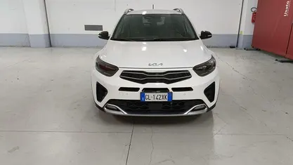Bianco Usata 2023 Kia Stonic GT-Line SUV | 16.900 € (Ottimo prezzo)