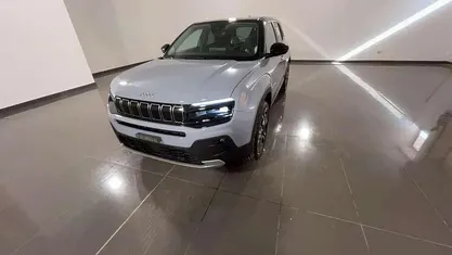 Nuova Jeep Avenger Summit 110 CV (80 kW) 2025 Grigio SUV