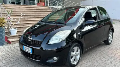 Usata Toyota Yaris Luxury 69 CV (50 kW) 2006 Nero Berlina