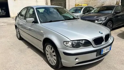 Grigio Usata 2002 BMW 318 Efficient Dynamics Tre volumi | 4800 € (Ottimo prezzo)