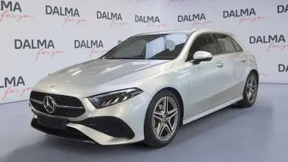 Usata Mercedes A180 AMG line 136 CV (100 kW) 2025 Argento Utilitaria
