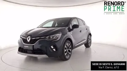 Usata Renault Captur Techno 140 CV (102 kW) 2023 Blu scuro SUV