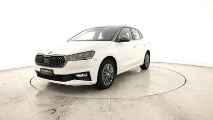 Bianca tetto grigio Usata 2023 Skoda Fabia Style Due volumi | 12.900 € (Ottimo prezzo)