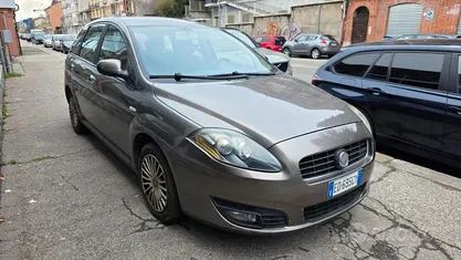 Usata Fiat Croma Active 120 CV (88 kW) 2010 Marrone Station wagon