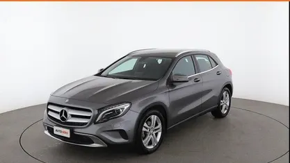 Usata Mercedes GLA200 136 CV (100 kW) 2017 Grigio SUV