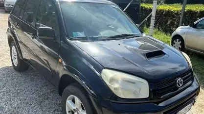 Usata Toyota RAV4 116 CV (85 kW) 2004 Nero SUV