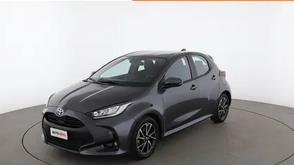 Usata 2022 Toyota Yaris Hybrid Trend Utilitaria | 18.399 € (Buon prezzo)