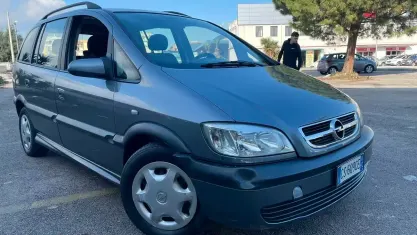 Usata Opel Zafira Eco 97 CV (71 kW) 2005 Grigio Monovolume