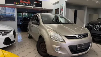 Usata Hyundai i20 78 CV (57 kW) 2011 Grigio Utilitaria