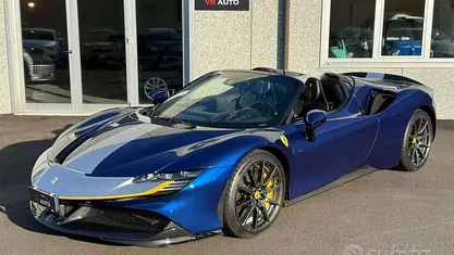 Usata Ferrari SF90 780 CV (573 kW) 2021 Cabrio