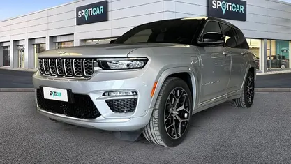 Käytetty Jeep Grand Cherokee Summit 380 HP (279 kW) 2023 Harmaa Katumaasturi