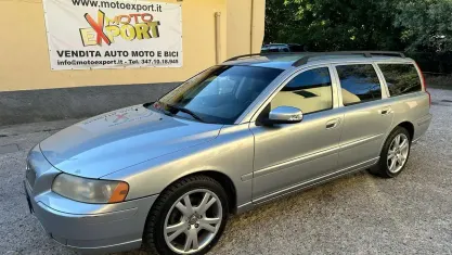 Usata Volvo V70 Summum 185 CV (136 kW) 2007 Grigio Station wagon