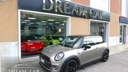 Usata Mini ONE 102 CV (75 kW) 2019 Grigio metallizzato Utilitaria