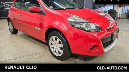 Rosso Usata 2010 Renault Clio II Due volumi | 3100 € (Buon prezzo)