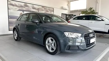 Usata Audi A3 Business 150 CV (110 kW) 2020 Grigio Berlina