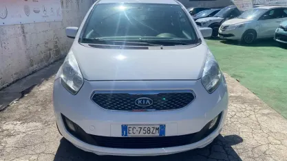 Usata Kia Venga EX 90 CV (66 kW) 2010 Bianco Utilitaria