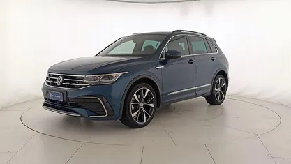 Usata VW Tiguan R-line 150 CV (110 kW) 2023 Nightshade blue metallizzato SUV