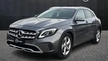 Usata Mercedes GLA200 136 CV (100 kW) 2019 Grigio SUV