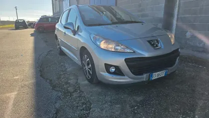 Usata Peugeot 207 70 CV (51 kW) 2013 Grigio Berlina