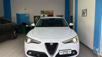 Bianco Usata 2018 Alfa Romeo Stelvio Business SUV | 15.999 € (Ottimo prezzo)