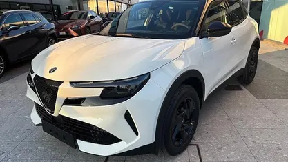 Nuova Alfa Romeo Junior 136 CV (100 kW) 2025 Bianco SUV
