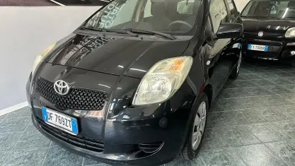 Usata Toyota Yaris Sol 69 CV (50 kW) 2007 Nero Utilitaria