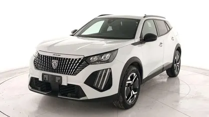 Usata Peugeot 2008 Allure 136 CV (100 kW) 2025 SUV