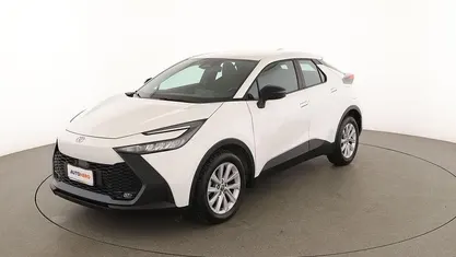 Usata Toyota C-HR Active 98 CV (72 kW) 2024 Bianco SUV