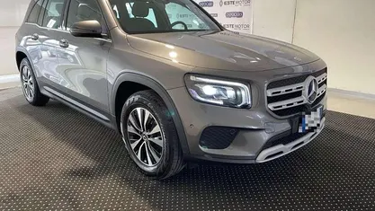 Grigio metallizzato Usata 2022 Mercedes GLB180 Business SUV | 24.900 € (Ottimo prezzo)