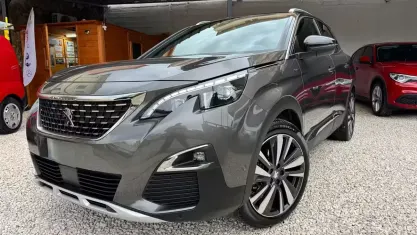 Usado Peugeot 3008 GT-line 131 CV (96 kW) 2020 Azul SUV