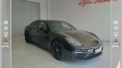 Usata Porsche Panamera 330 CV (242 kW) 2021 Blu Utilitaria