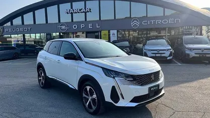 Usata Peugeot 3008 Allure 131 CV (96 kW) 2023 Bianco SUV