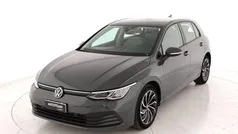 Usata 2021 VW Golf VIII Life Tre volumi | 21.500 € (Buon prezzo)