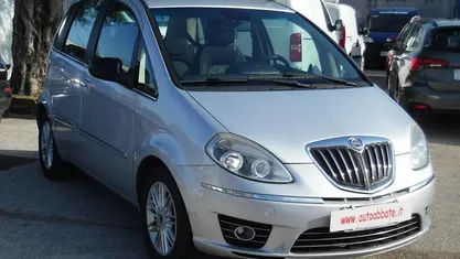 Usata Lancia Musa 95 CV (69 kW) 2012 Gray Monovolume