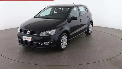 Nero Usata 2014 VW Polo Comfortline Tre volumi | 10.699 € (Buon prezzo)