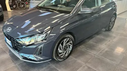 Usata Hyundai i20 101 CV (74 kW) 2024 Grigio Utilitaria