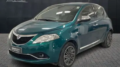 Usata Lancia Ypsilon S 95 CV (69 kW) 2018 Verde metallizzato Utilitaria