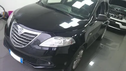 Usata Lancia Ypsilon Silver 69 CV (50 kW) 2014 Utilitaria