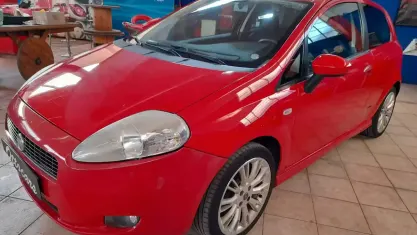 Usata Fiat Grande Punto Emotion 95 CV (69 kW) 2007 Rosso Utilitaria
