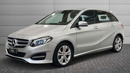 Usata Mercedes B180 Premium 109 CV (80 kW) 2016 Grigio chiaro metallizzato Utilitaria