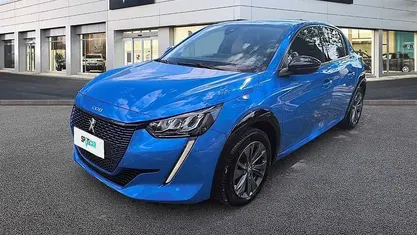 Blu Usata 2023 Peugeot e-208 Allure Due volumi | 21.500 € (Buon prezzo)