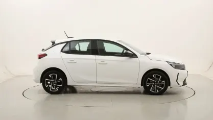 Usata Opel Corsa 101 CV (74 kW) 2025 Biancobianco Utilitaria