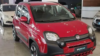 Usata Fiat Panda Cross Cross 69 CV (50 kW) 2024 Rosso Utilitaria