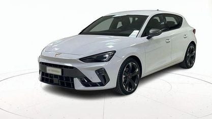 Usata Cupra Leon 150 CV (110 kW) 2025 Bianco / pastello Berlina