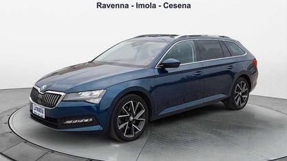 Begagnad Skoda Superb Executive 200 HK (147 kW) 2022 Blå Kombi