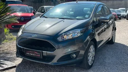 Usata Ford Fiesta 60 CV (44 kW) 2016 Grigio Utilitaria